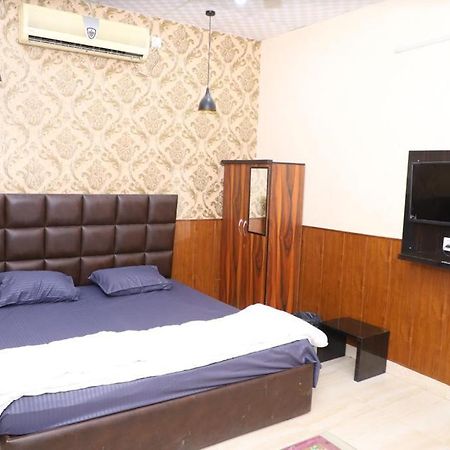 Hotel Aashirvad Faridabad Exterior photo